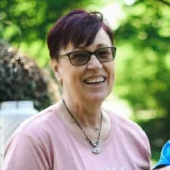 Meet your Posher, Lisa - Picture 1 of 1